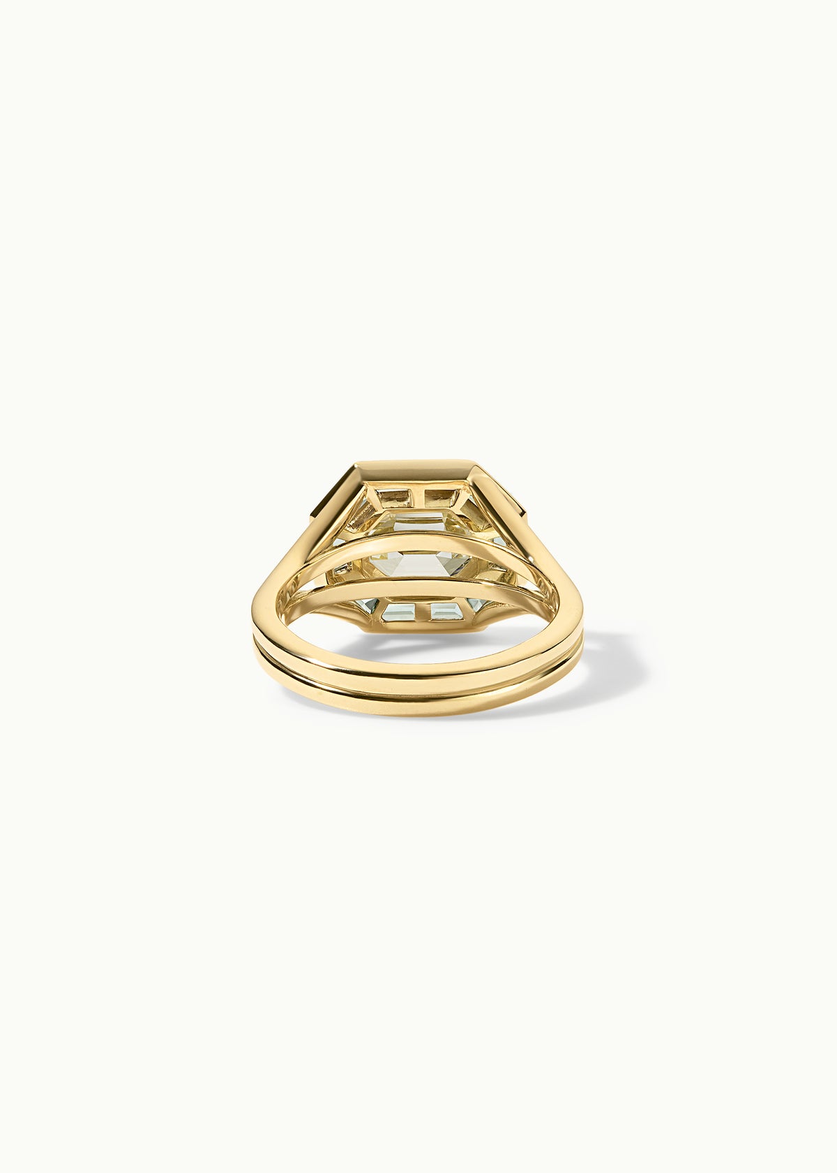 Lucia Ring