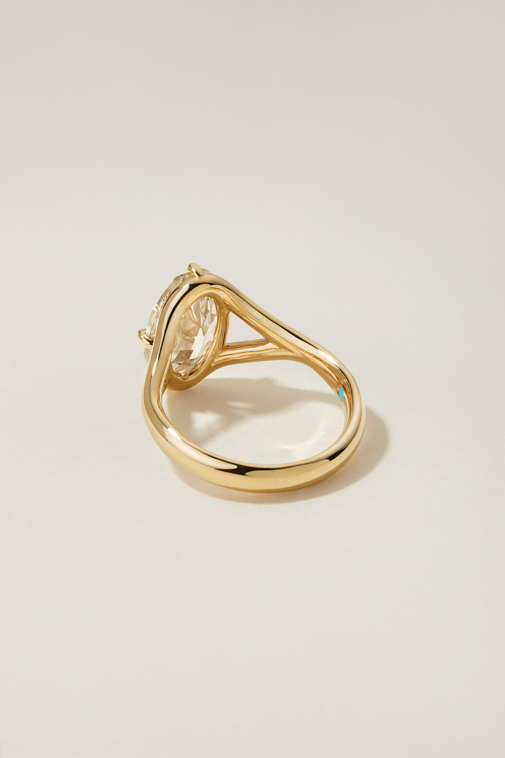 Mosie Ring