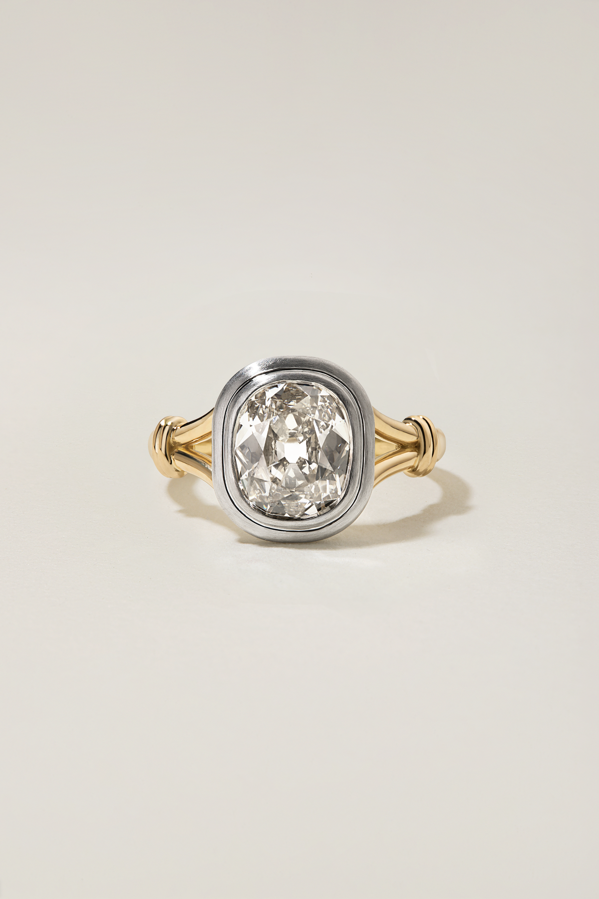 Stretta Bezel